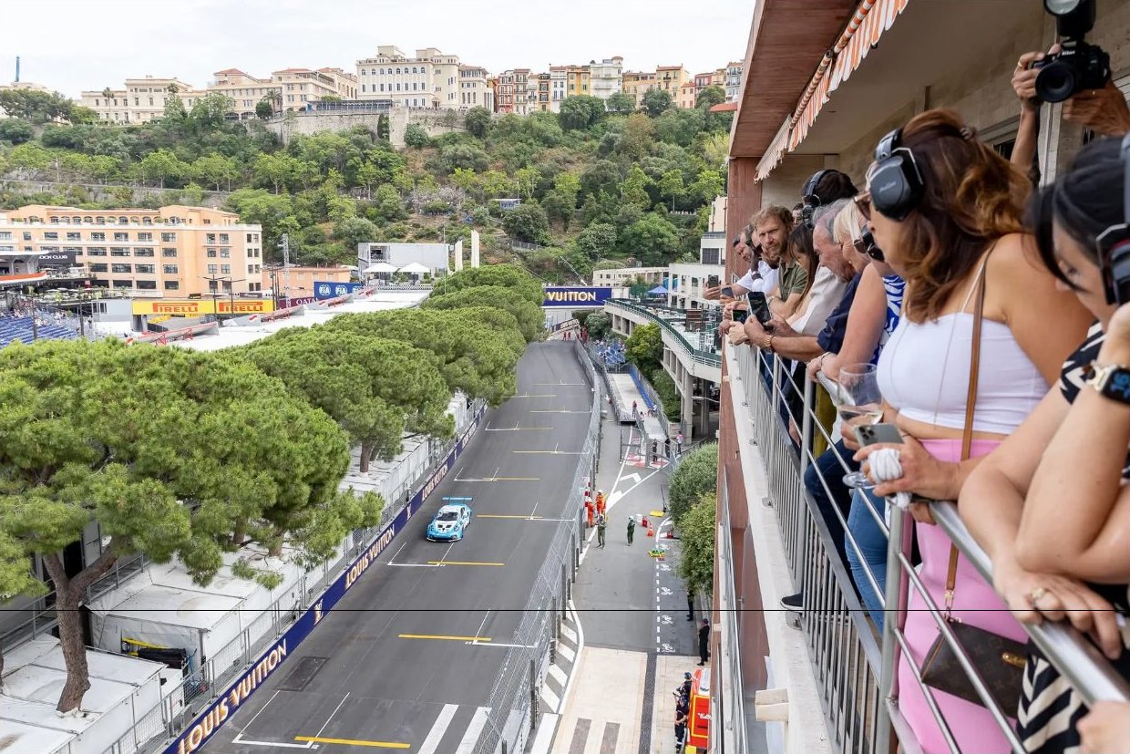 Terrasse surplombant le circuit du Grand Prix de Monaco