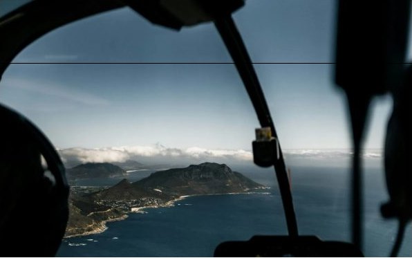 Vue depuis un hélicoptère au-dessus de la côte