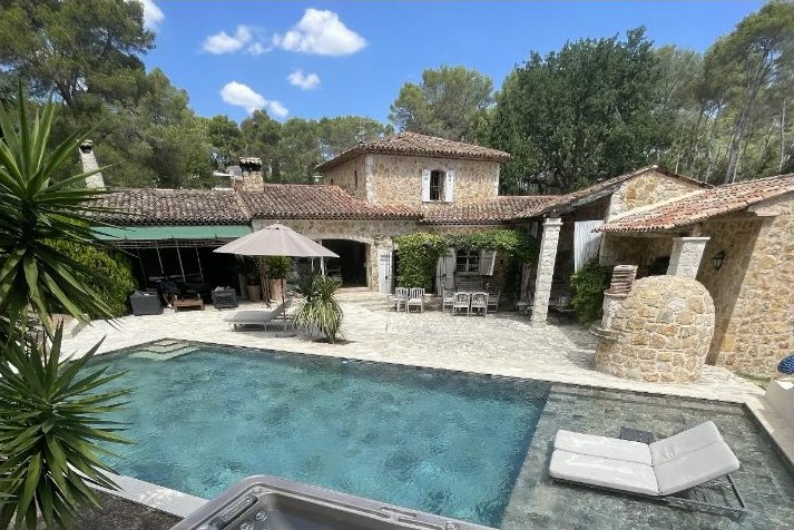 Villa provençale avec piscine près de Nice