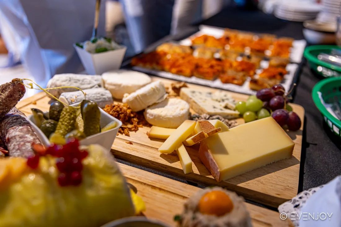 Erlesenes Buffet bei einem K&Eacute;FI-Tag beim Grand Prix von Monaco